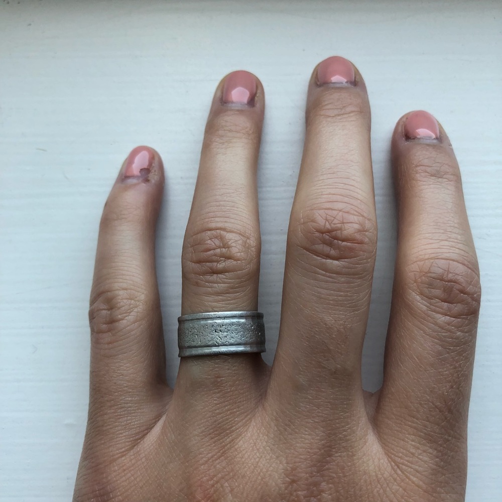 Boho chic vintage silver-colored tin ring - Picture 6 of 6